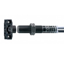 Индуктивный датчик безопасности Schmersal CSS8-180-2P+D-M-L